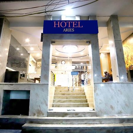 Hotel Aries Nova Deli Exterior foto