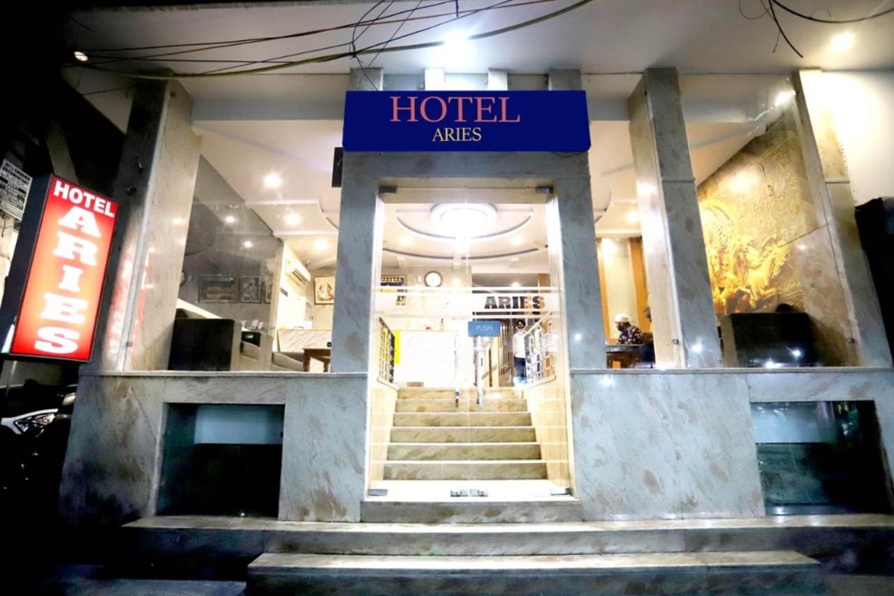 Hotel Aries Nova Deli Exterior foto